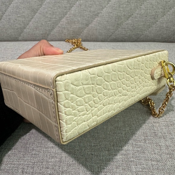 Lola gradient chain phone case - Picture 7 of 10